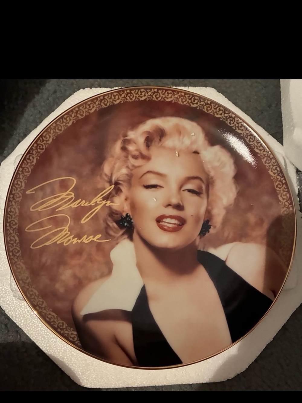 Marilyn Monroe - The Bradford Exchange collectible numbered plate